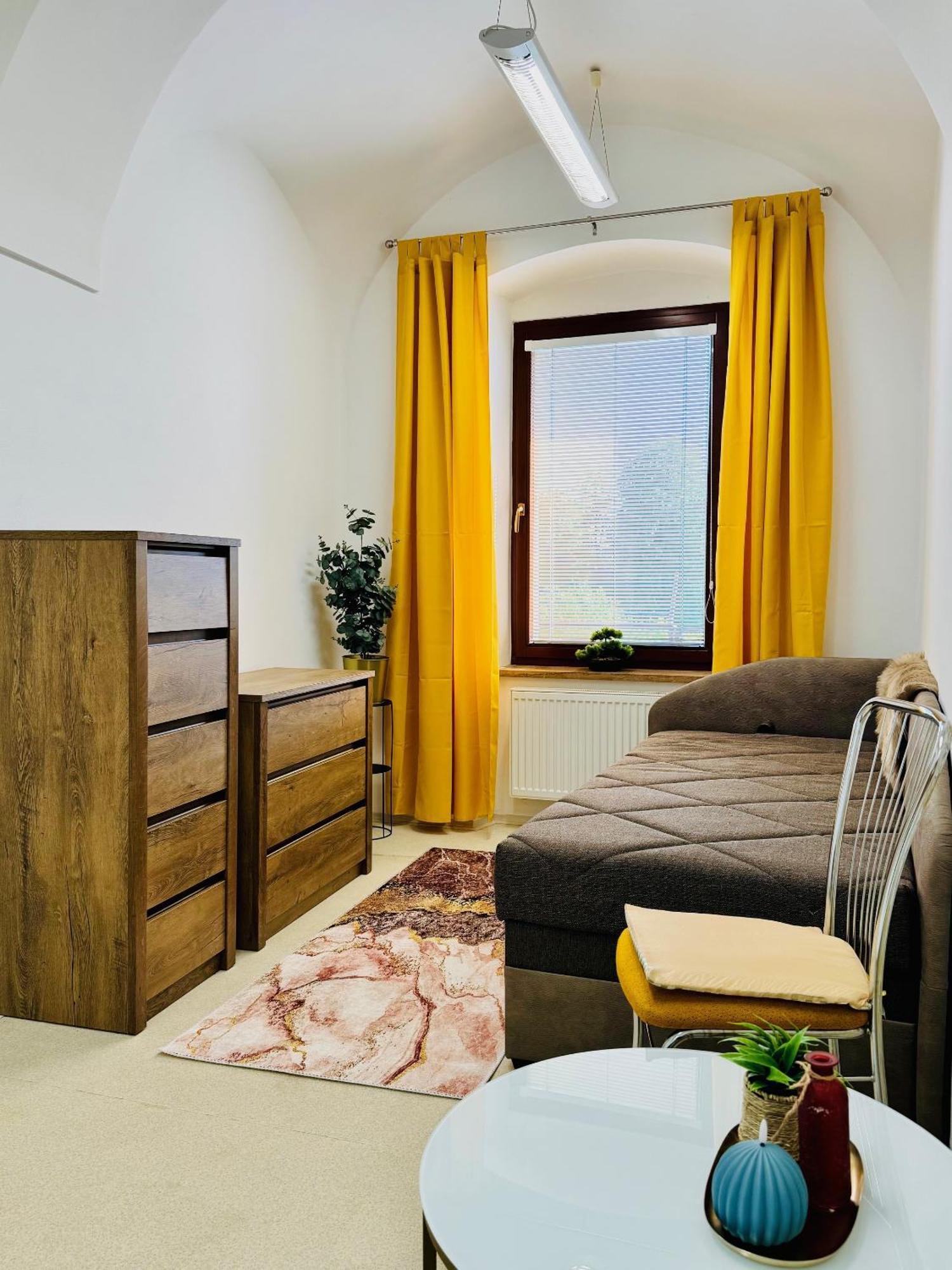 Hugo Apartment *